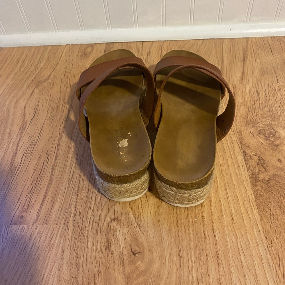 Chic Brown Espadrilles for Effortless Style - Picture 4 of 4